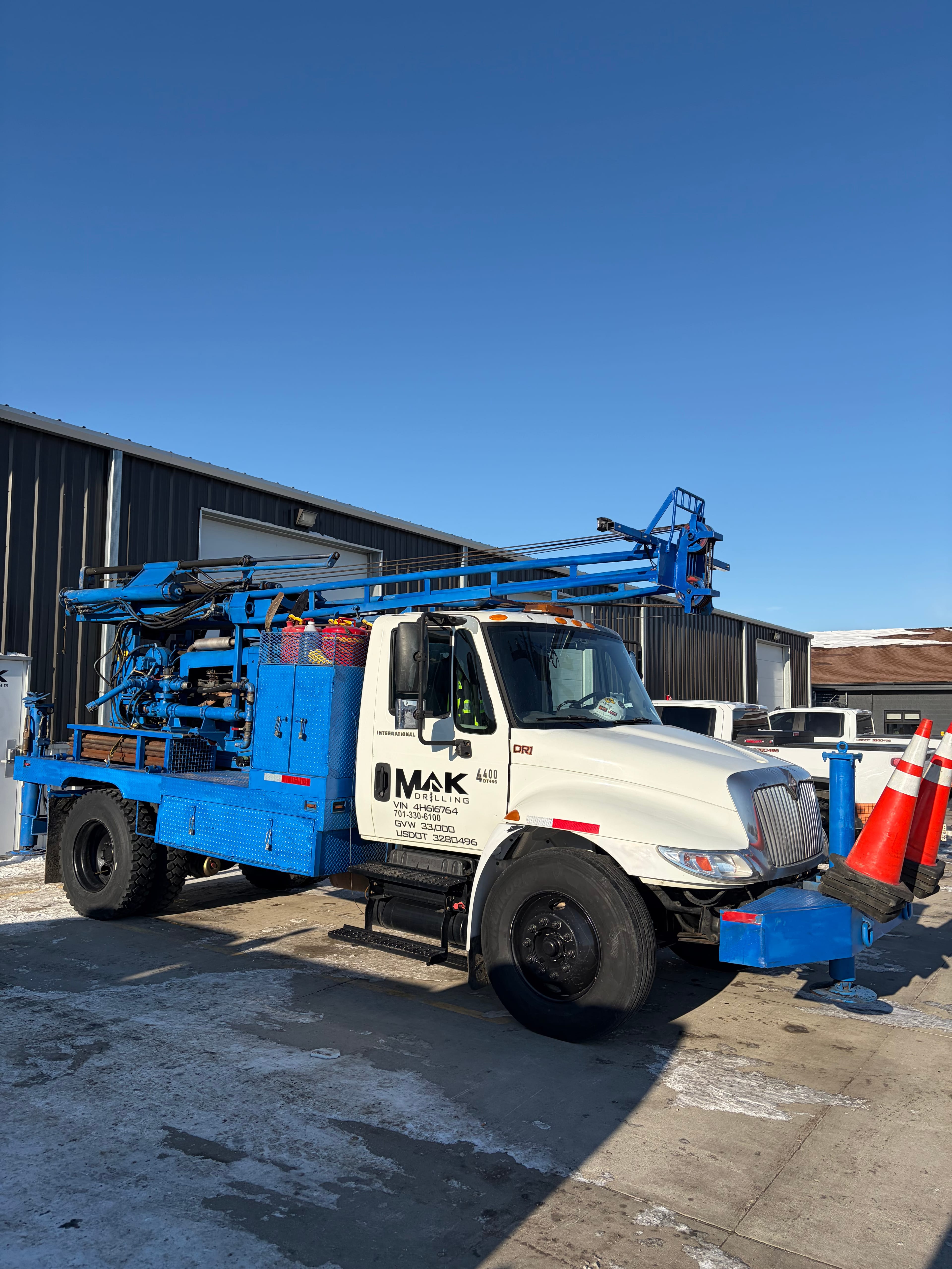 CME 75 (Truck-mounted), MAK Drilling rig.